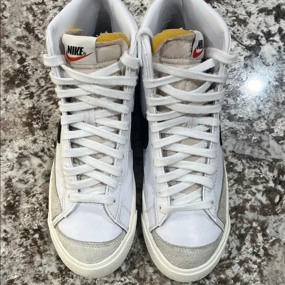 Nike Blazer ’77 High-Top Sneakers – Classic Retro Look - Picture 3 of 9